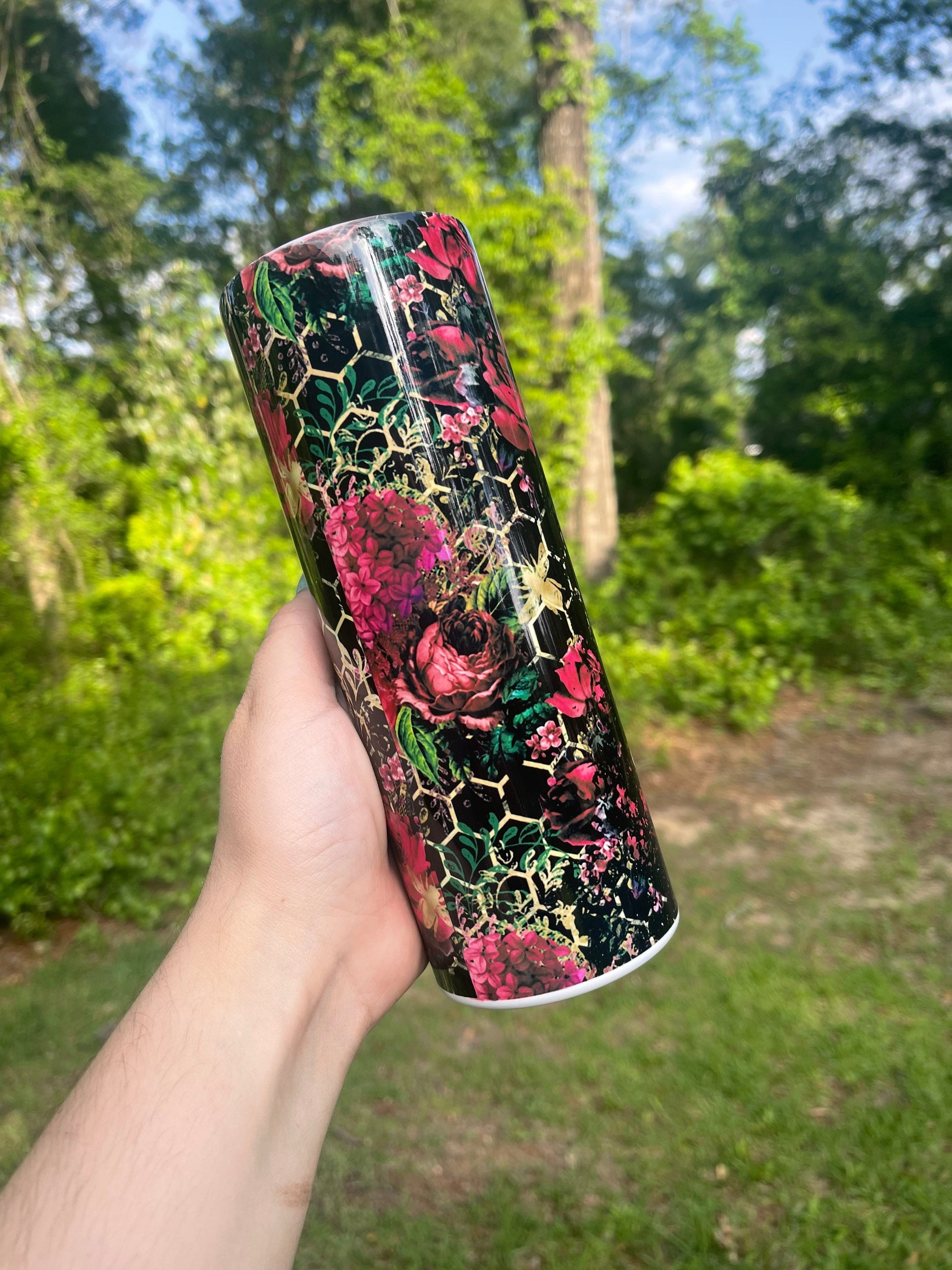 Mama red honey comb with bees 20oz skinny tumbler